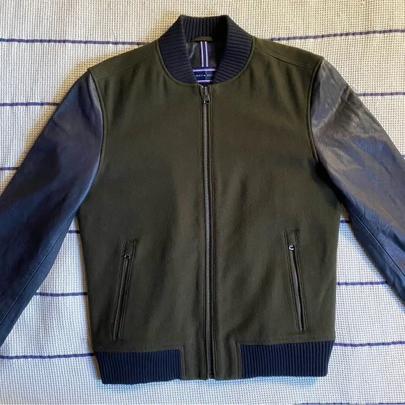 TOMMY HILFIGER VARSITY JACKET WITH LEATHER SLEEVES